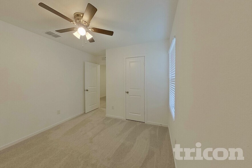 Building Photo - 834 Ginkgo Wy