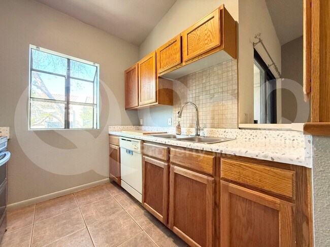 Building Photo - 747 S Ext Rd