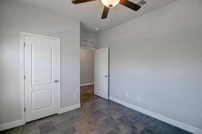 Building Photo - 7522 Sable Creek Dr