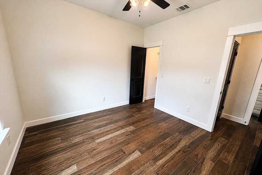 Building Photo - 3914 Gracey Ln