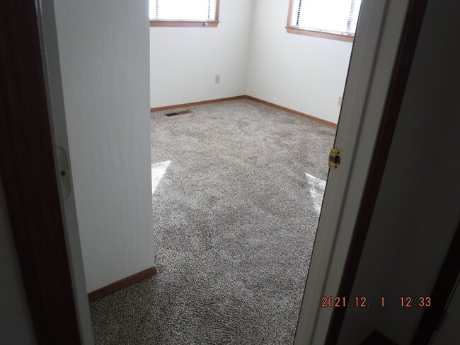 Building Photo - 1397 Bumblebee Dr