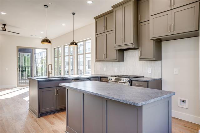 Building Photo - 2824 Weisenberger St