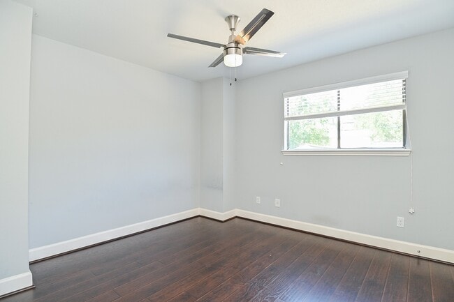 Building Photo - 12800 Briar Forest Dr