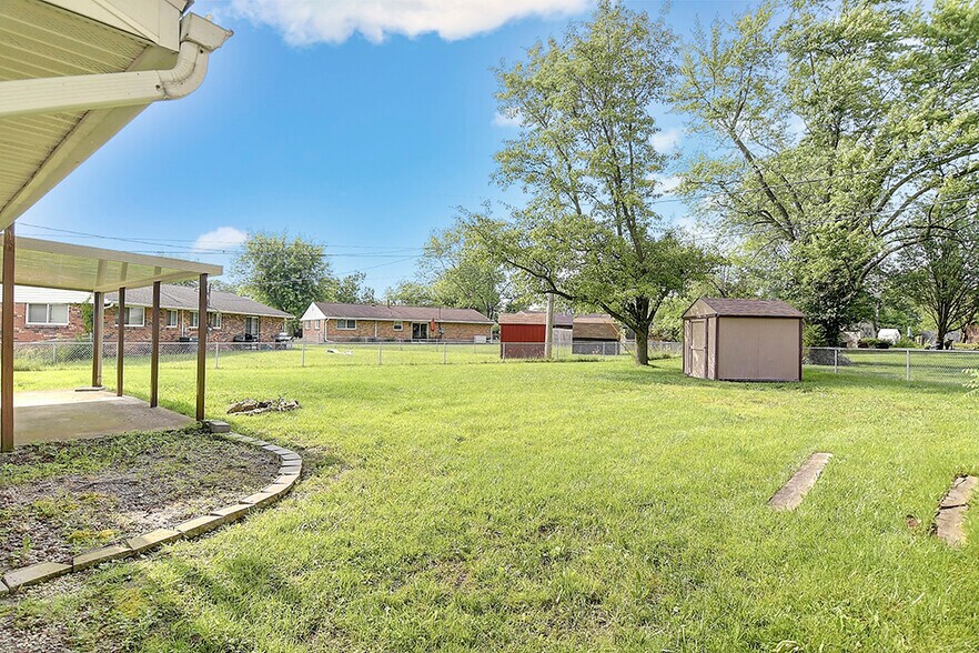 Building Photo - 7371 Cedar Knolls Dr