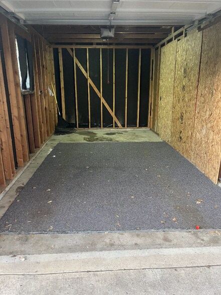 Building Photo - 4710 Lincoln St