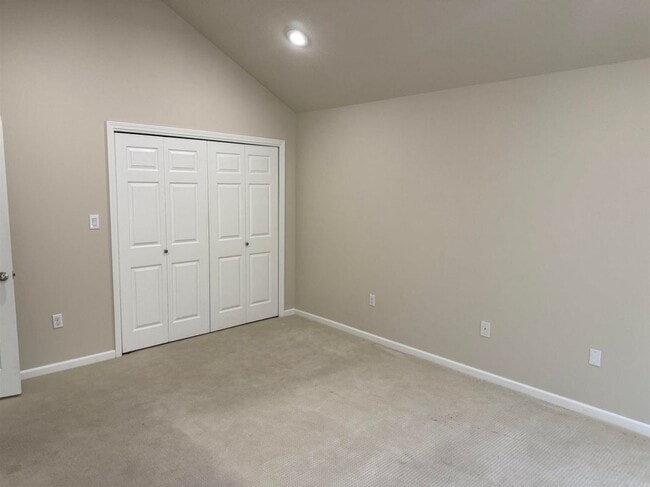 Building Photo - 12 Enclave Cir