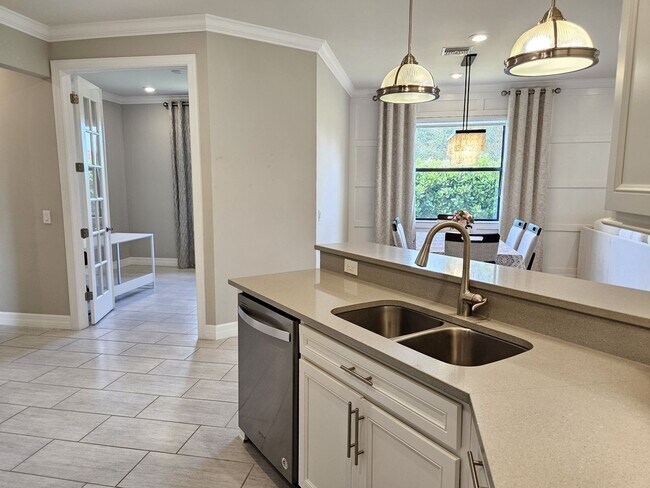 Building Photo - Stunning Model Home – 2 Bedrooms plus Den,...