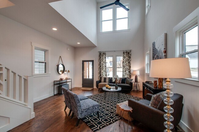 Building Photo - Amazing Location - 3 Bed, 2.5 Bath w/ Vaulted Ceilings and Covered Deck