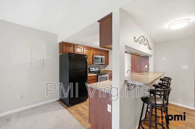 Building Photo - 1957 Darnell Dr