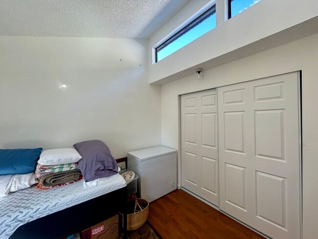 Building Photo - 22 Marigold Dr