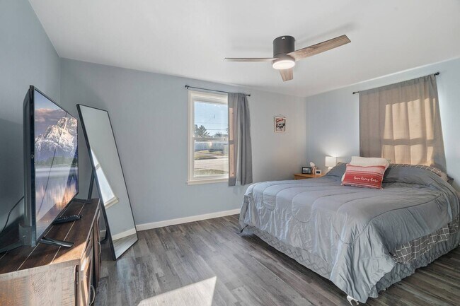 Building Photo - 1446 9th St