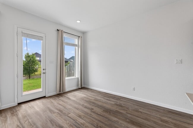Building Photo - 5634 Amber Brook Ln
