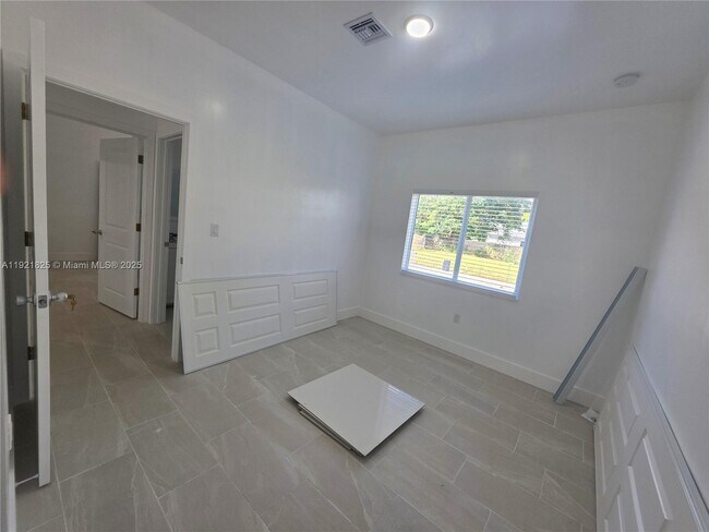 Building Photo - 21210 SW 119th Ave