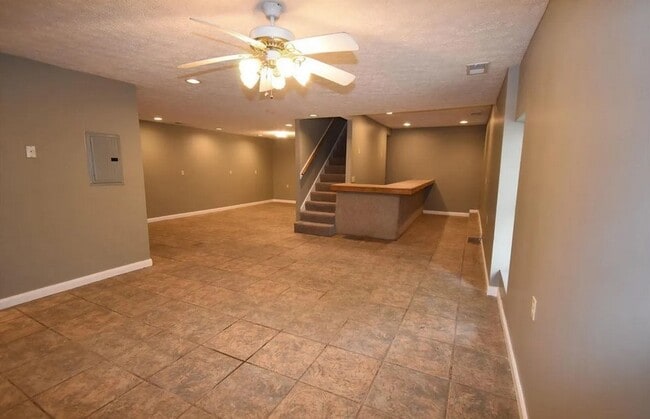 Building Photo - 516 Pearl Ave