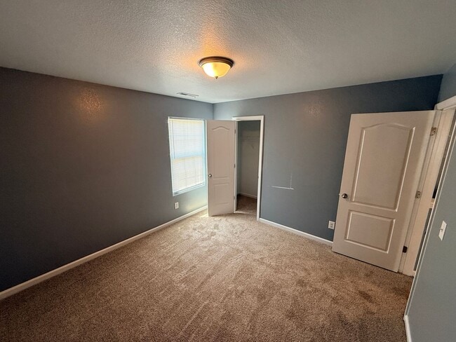 Building Photo - Beautiful Townhome in Charlotte, minutes from the airport