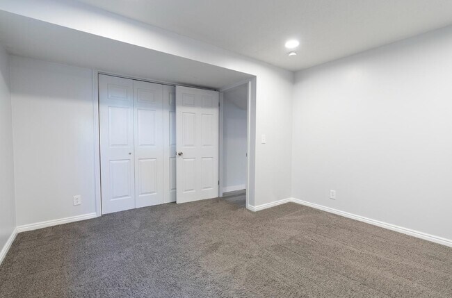 Building Photo - 9613 S 170 E