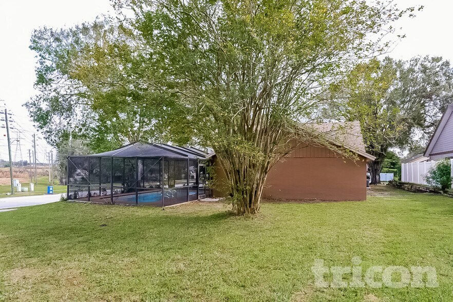 Building Photo - 3699 Chatham Dr