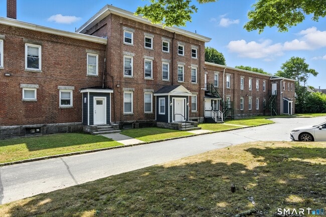 Building Photo - 156 Garfield Ave