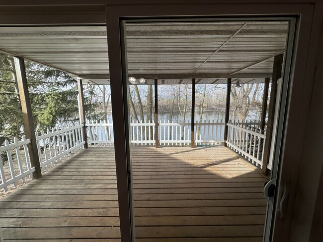 Covered deck - 1052 Lakeshore Dr