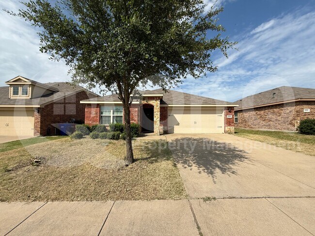 Building Photo - 1309 Basswood Ln