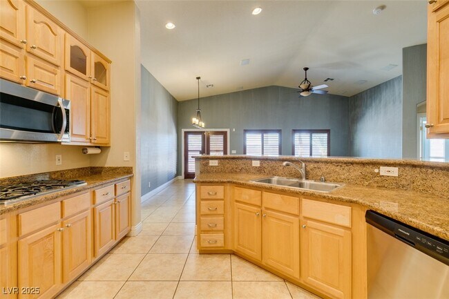 Building Photo - 2255 Double Tree Ave