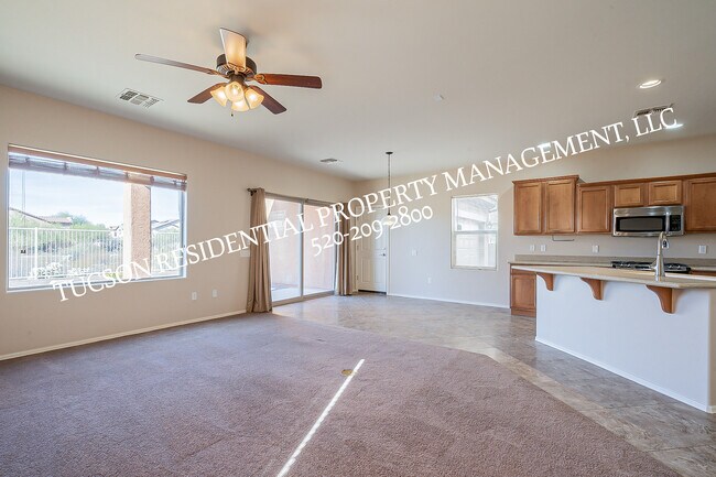 Building Photo - 6012 S Meadow Breeze Dr