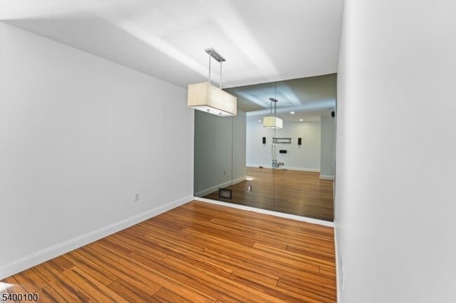 Building Photo - 13 Jill Ct