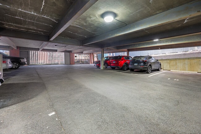 Building Photo - 10 Ann St