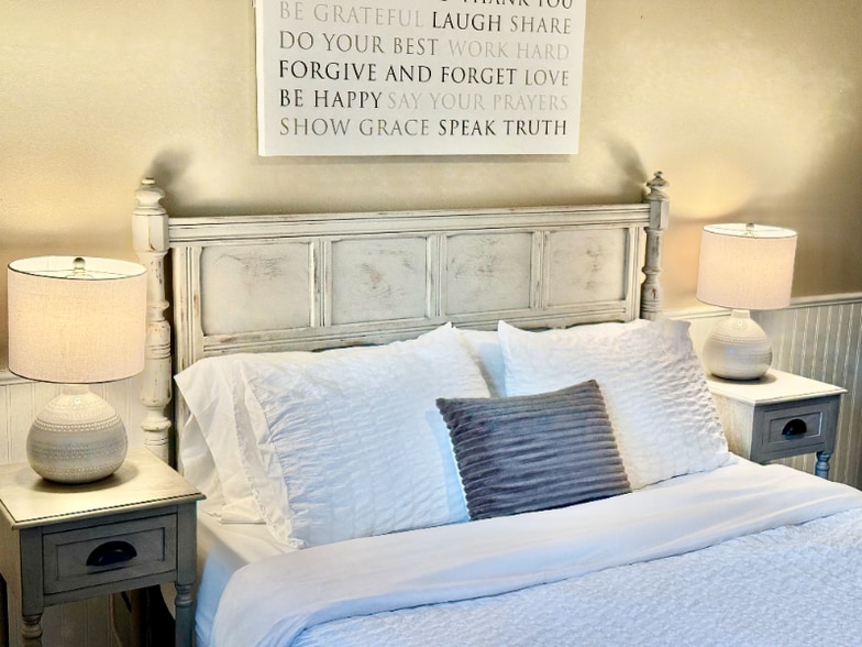 Building Photo - 11230 SW 90th Ave