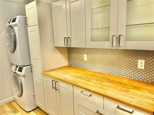 Building Photo - 2200 S Fort Apache Rd