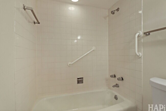 Building Photo - 591 Shorely Dr