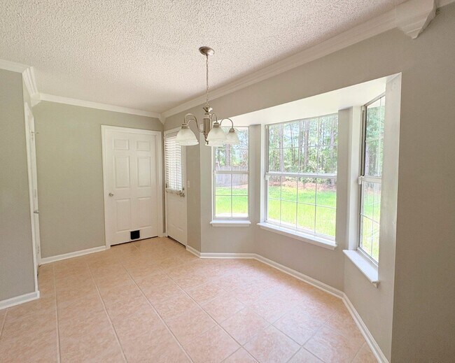 Building Photo - 236 Woodbridge Rd