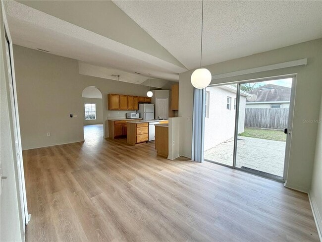 Building Photo - 12052 Villa Rd