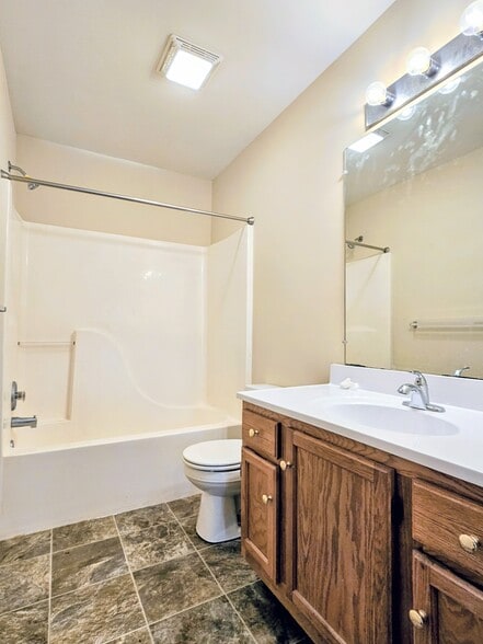 Building Photo - 40 Sandstone Ct