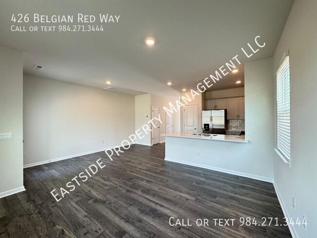 Building Photo - 426 Belgian Red Wy