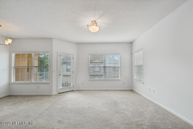 Building Photo - 7202 Deerfoot Cir