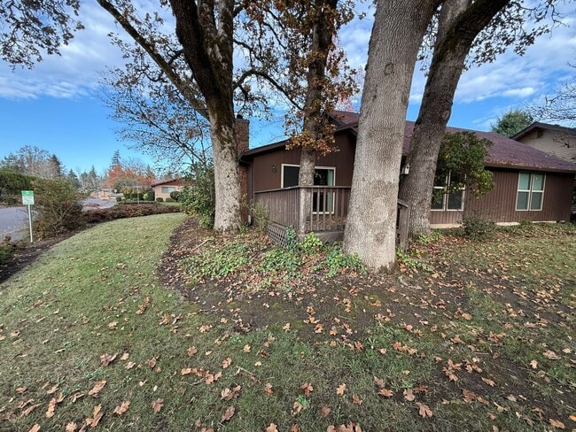 Building Photo - 1150 NW Sunnywood Ct