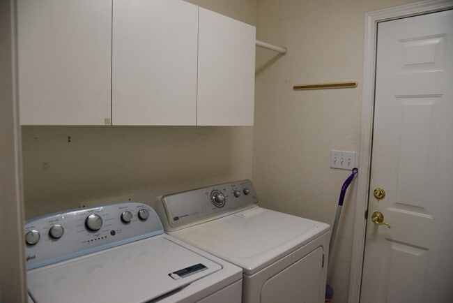 Building Photo - 224 Talquin Cove