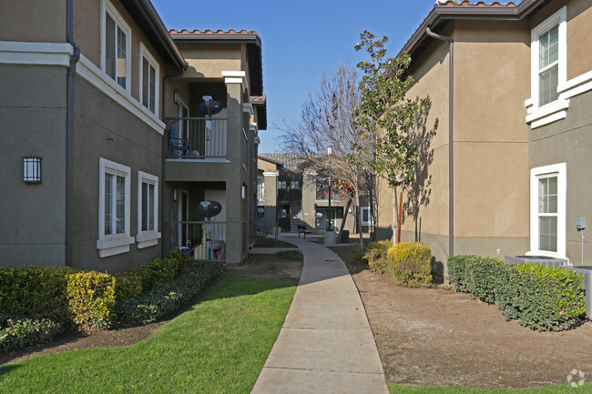 Building Photo - Harvard Court