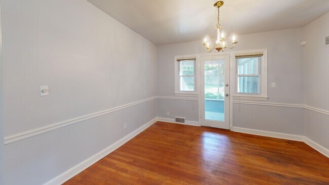 Building Photo - Spacious Three Bedroom Silver Spring House...