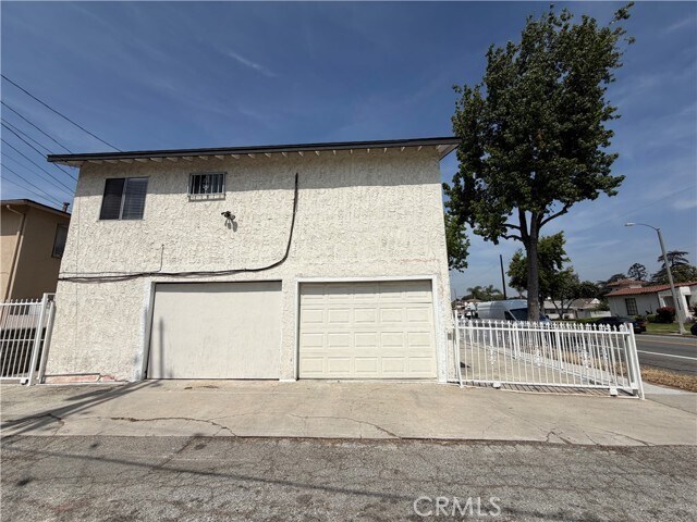 Building Photo - 2712 W Hellman Ave