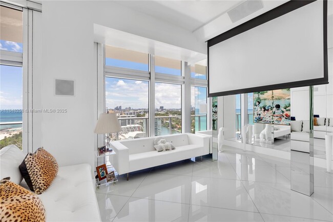 Building Photo - 3737 Collins Ave