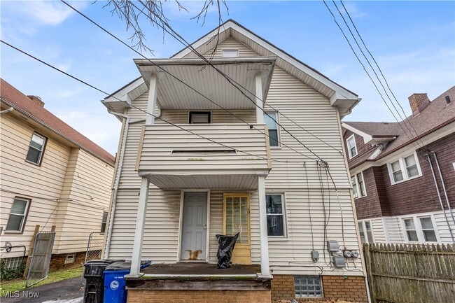 Building Photo - 11913 Buckingham Ave