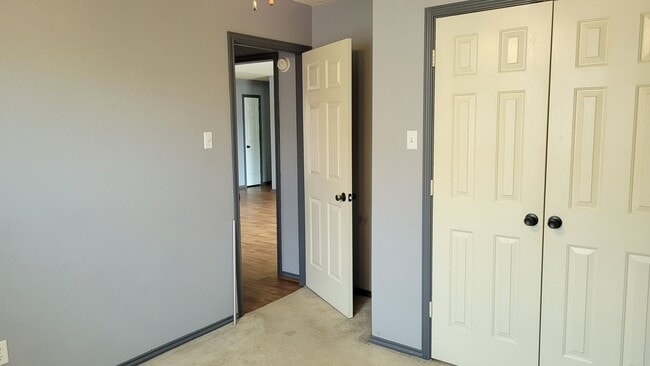 Building Photo - Beautiful Home! Available Spring 2026!