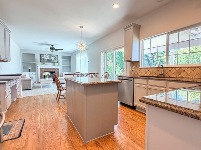 Building Photo - Beautiful, Spacious Home in Highlands Ranch