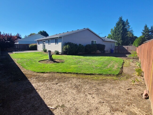 Building Photo - 429 S Jasper Ct