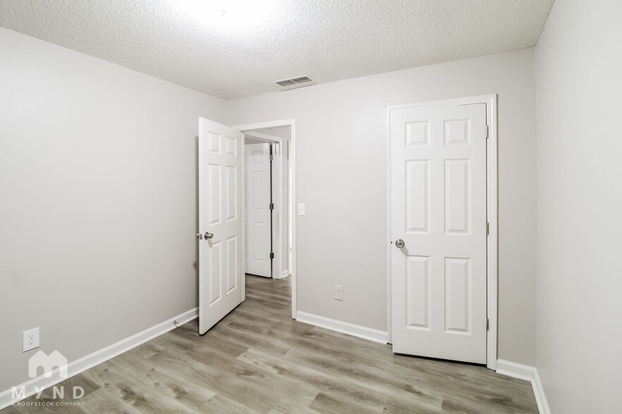 Building Photo - 5838 Waggoner Ct