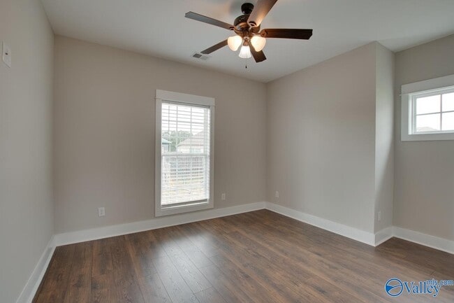 Building Photo - 1837 Saddle Trace Ln SE
