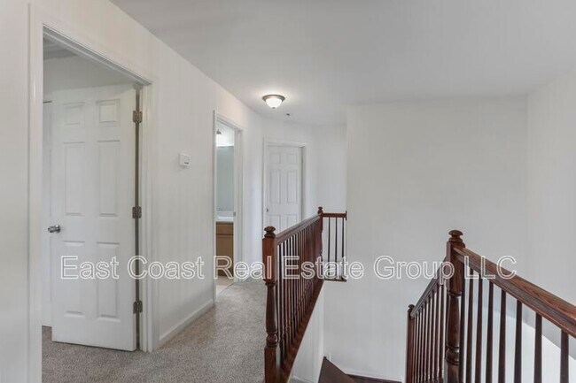 Building Photo - 116 Celadon Dr