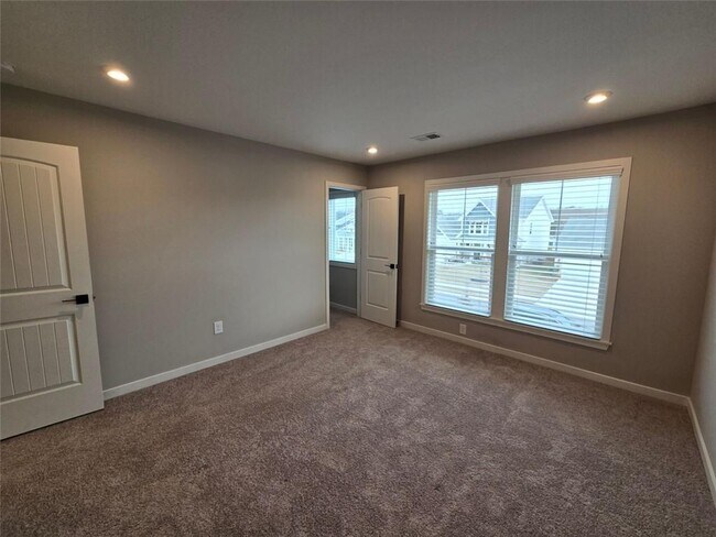 Building Photo - 196 Catalpa Grv